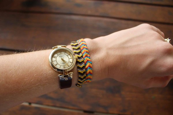 Quels conseils pour associer une montre-bijou avec un bracelet manchette?